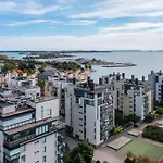 Spacious Home With Four Terrace, Sauna, Sea View